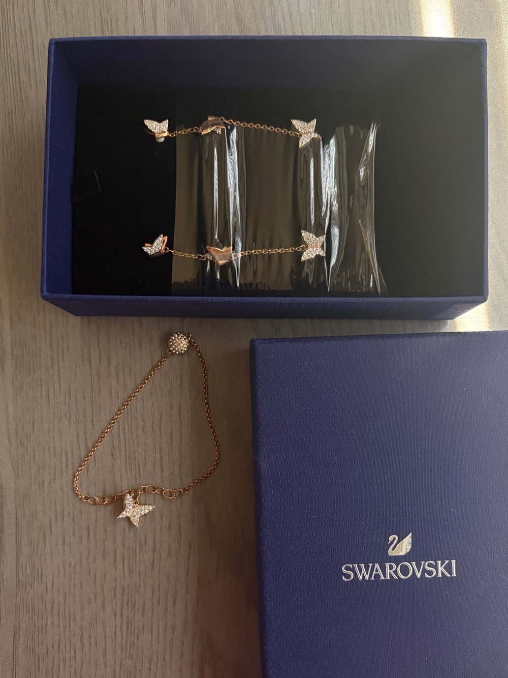 Swarovski Rose Gold Idyllia
Lilia drop earrings and bracelet Butterfly design